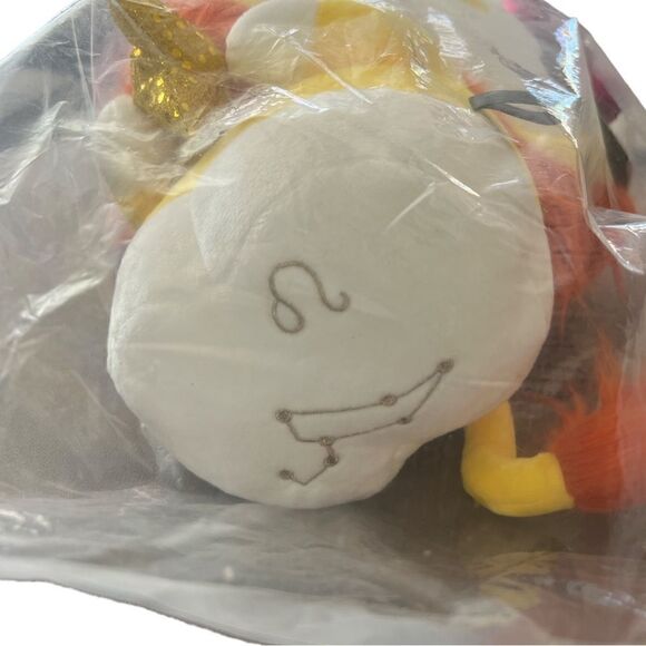 NIB Hello Kitty Kidrobot Leo Zodiac Plush - Picture 4 of 6